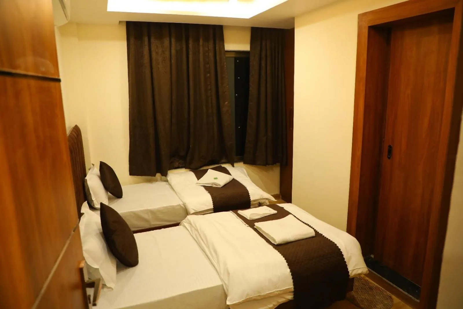 ***  Jmk Regency Otel Varanasi Hindistan
