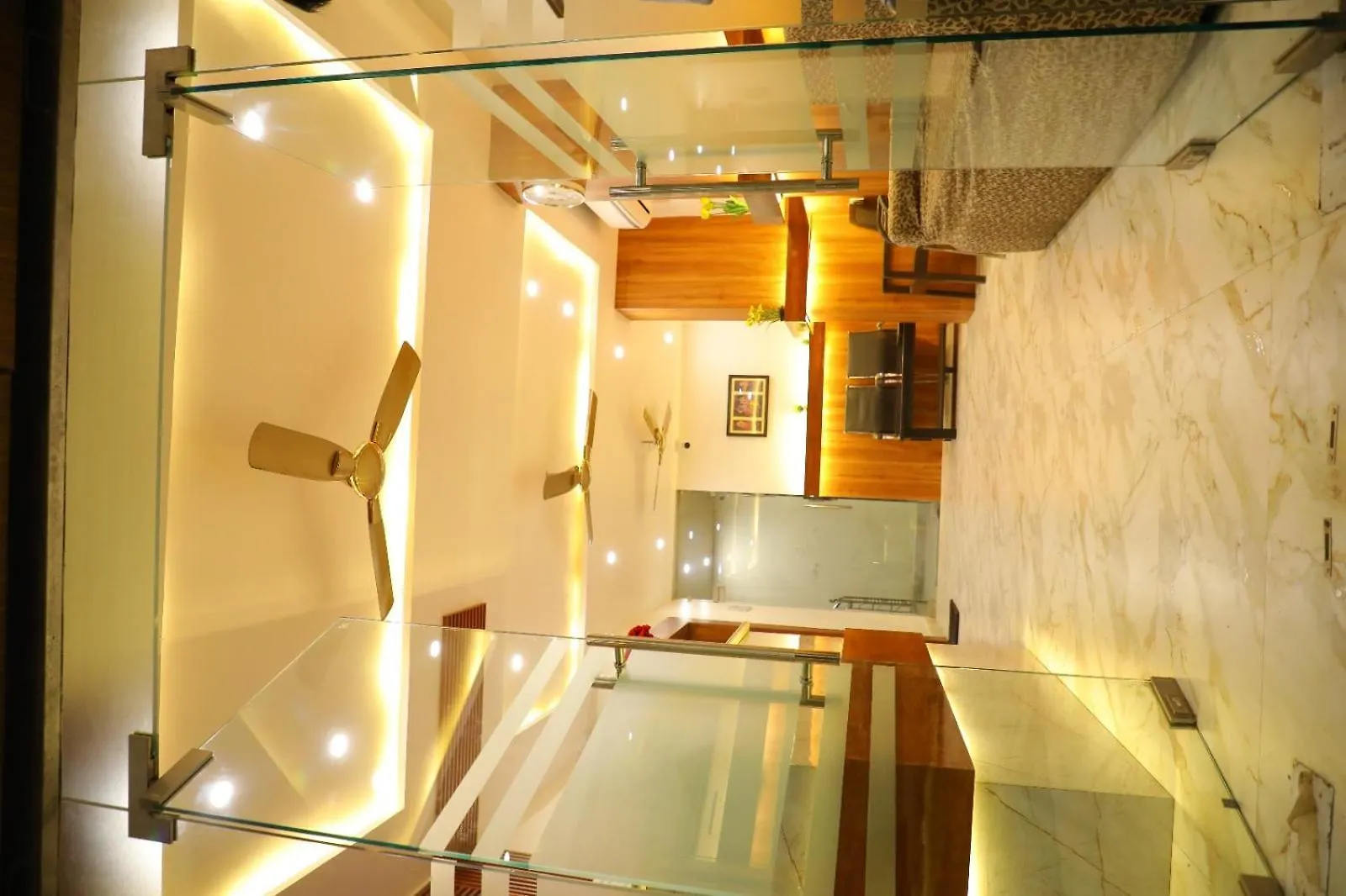 Jmk Regency Otel Varanasi